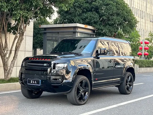 Land Rover Defender 2024 110 5.0T V8