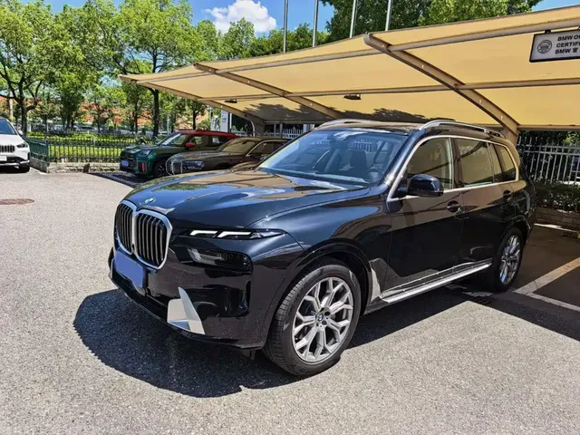 BMW X7 2024 xDrive40i Leading Luxury Package