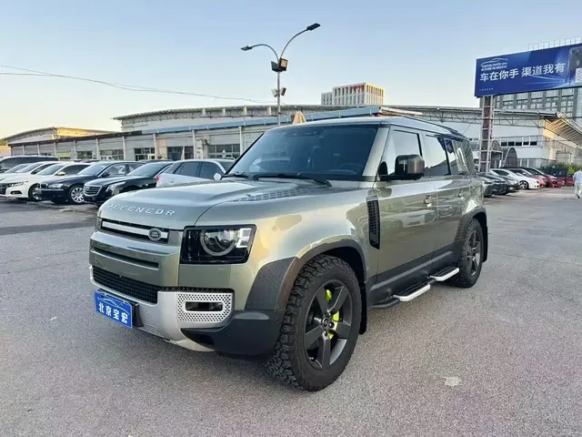 Land Rover Defender 2021 110 P400 SE
