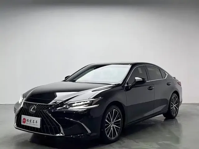 Lexus ES 2022 300h Ultimate Edition