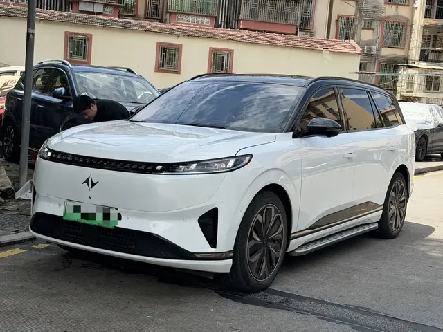 Dongfeng Yipai eπ008 2024 636Max Pure Electric 6-Seater
