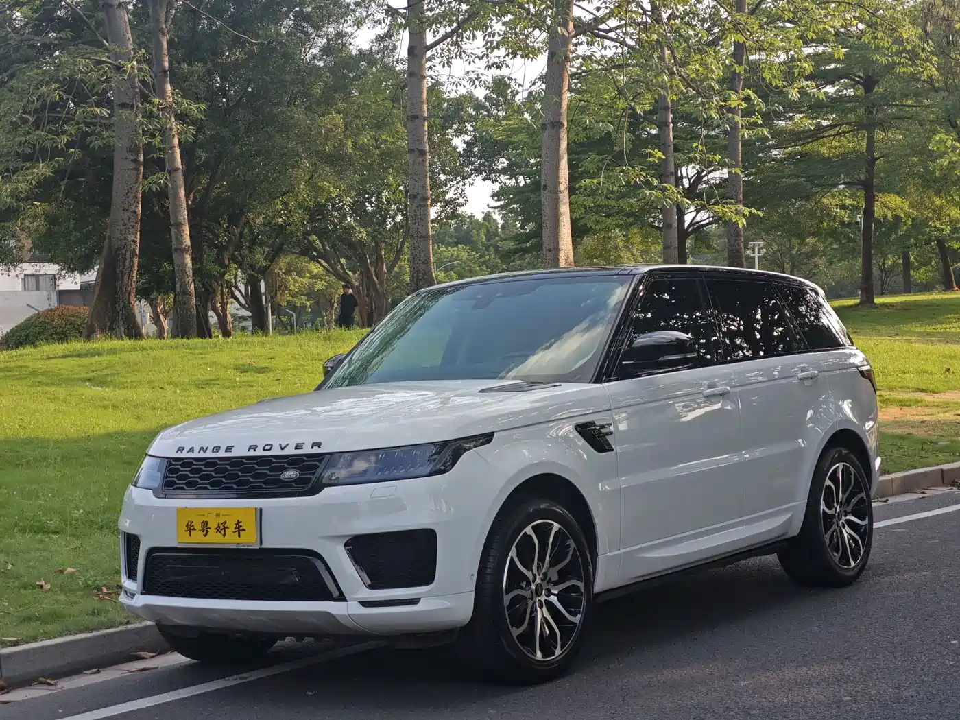 Land Rover Range Rover Sport 2022 3.0 L6 Gloss Black Edition