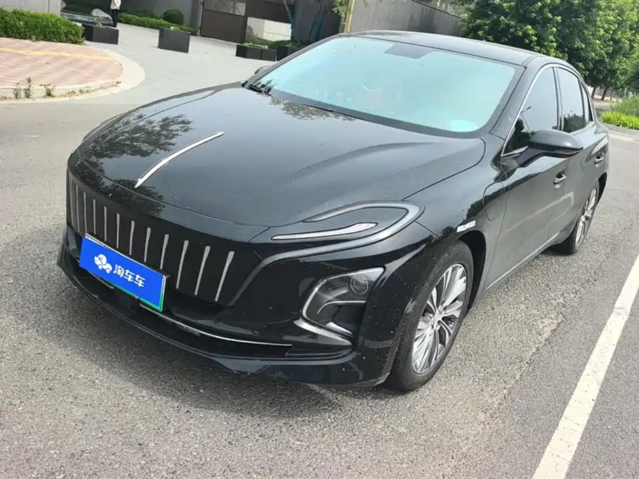 Hongqi E-QM5 2024 500km Travel Edition