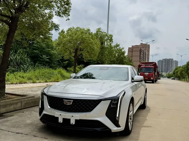 Cadillac CT5 2024 28T Luxury Model