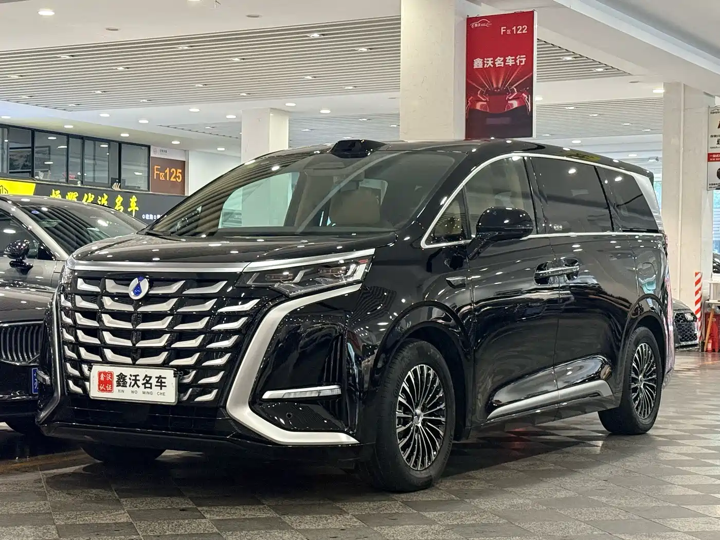 Denza D9 2025 DM-i Smart Drive Edition 1020 AWD Prestige