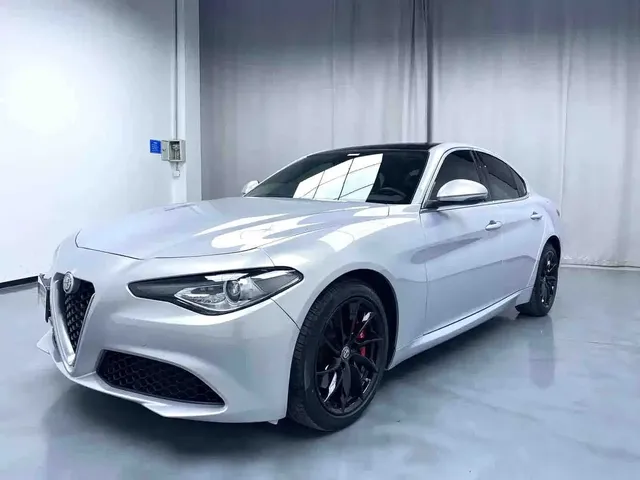 Alfa Romeo Giulia 2021 2.0T 280HP Luxury