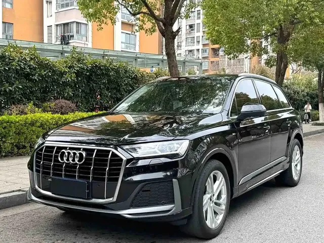 Audi Q7 2023 45 TFSI quattro S line Sport