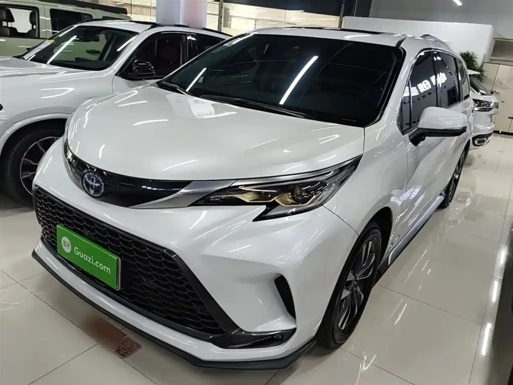 Toyota Granvia 2023 2.5L Hybrid Luxury Edition