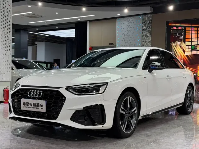 Audi A4L 2022 40 TFSI Luxury Dynamic