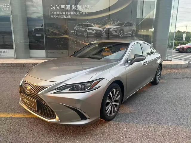 Lexus ES 2020 Model 300h Excellence Edition China V