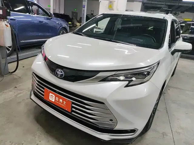 Toyota Sienna 2021 2.5L Hybrid Platinum Edition