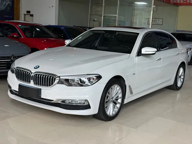 BMW 5 Series 2018 525Li Luxury Package