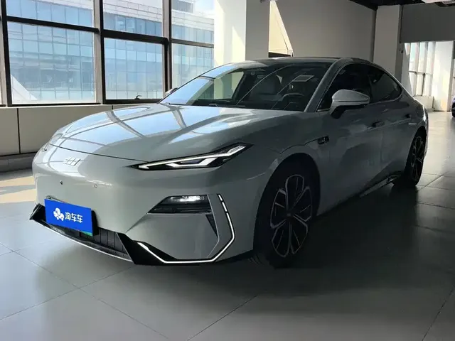 Geely Galaxy E8 2025 700km Long Voyage Smart Drive Edition