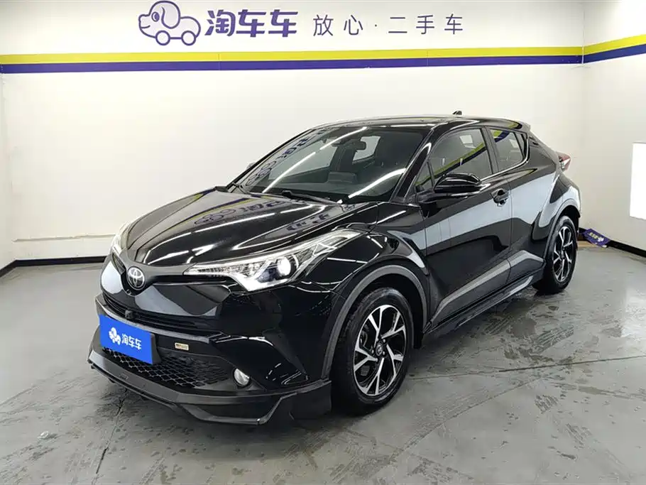 Toyota C-HR 2020 Model 2.0L Leading