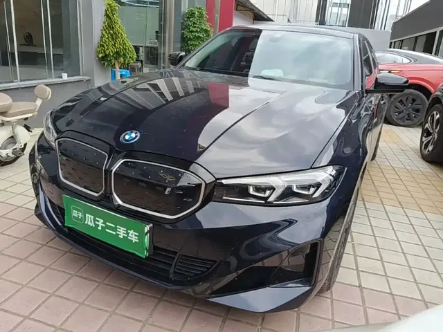 BMW i3 2023 eDrive 40 L Shadow Night Sport Package
