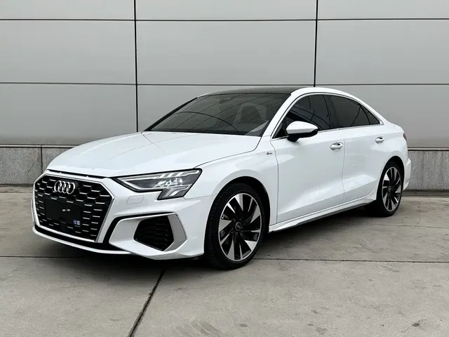 Audi A3 2022 Sportback 35 TFSI Luxury Sport