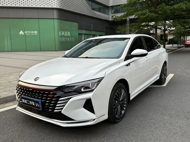 Dongfeng Aeolus Yixuan MAX 2023 1.5T Ultra Cool Dad Edition