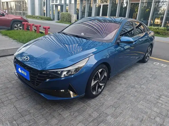 Hyundai Elantra 2021 1.5L CVT LUX Premium Edition