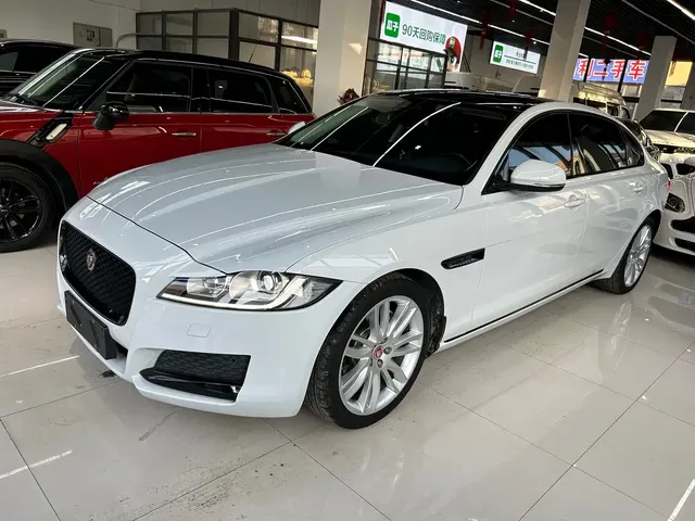 Jaguar XFL 2020 XFL 2.0T P200 2WD Racing Flag Edition