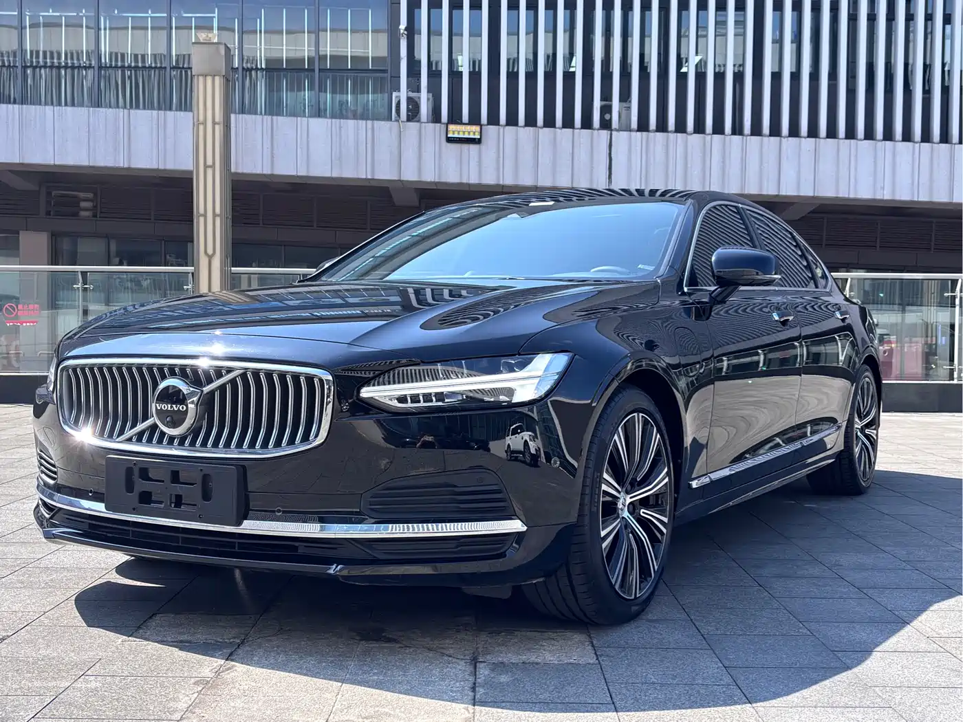 Volvo S90 Plug-in Hybrid 2023 T8 Plug-in Hybrid AWD Long Range Smart Elegance Luxury