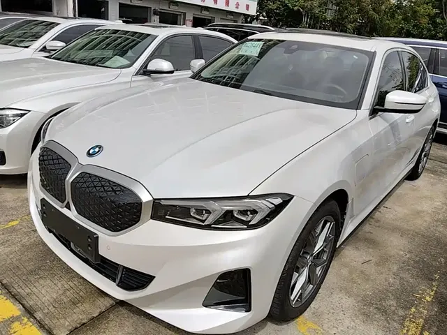 BMW i3 2025 eDrive 35 L