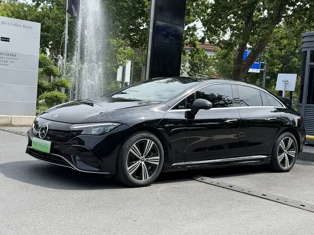 Mercedes-Benz EQE 2025 Model 500 4MATIC Luxury Edition