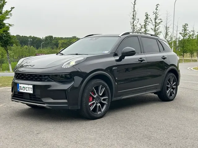 Lynk & Co 01 2021 2.0TD AWD Night Edition