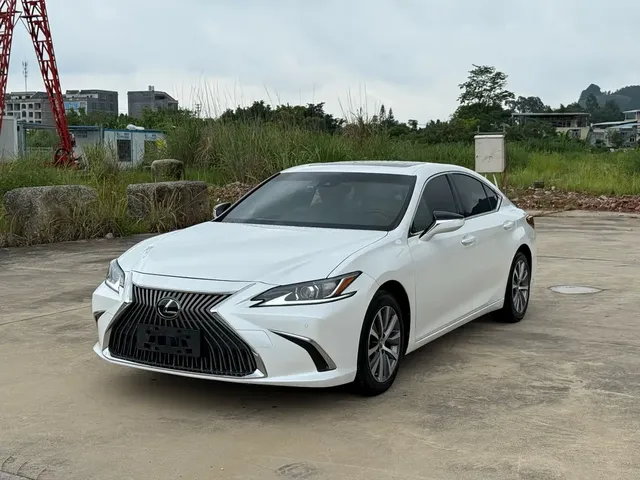 Lexus ES 2020 200 Excellence
