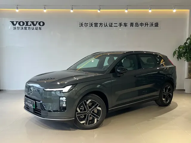 Volvo XC70 Plug-in Hybrid 2026 AWD Extended Range Core