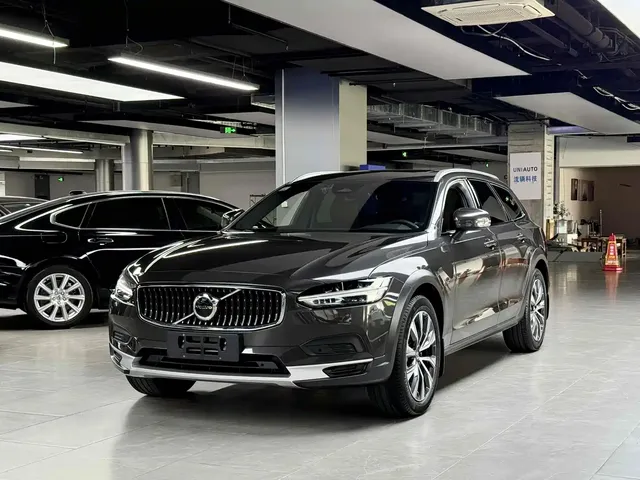 Volvo V90 2024 Cross Country B5 AWD Wisdom Edition