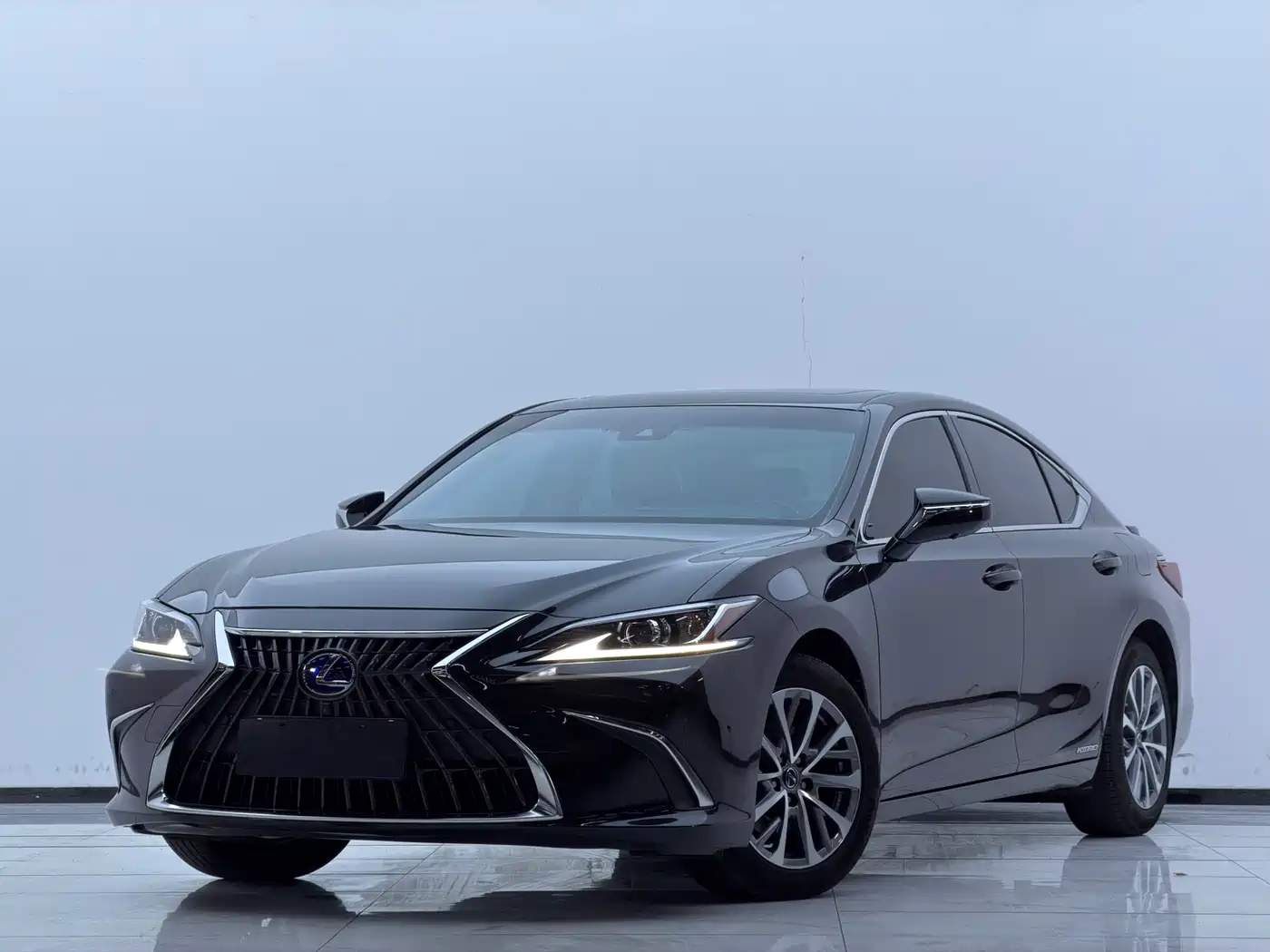 Lexus ES 2021 300h Excellence Edition