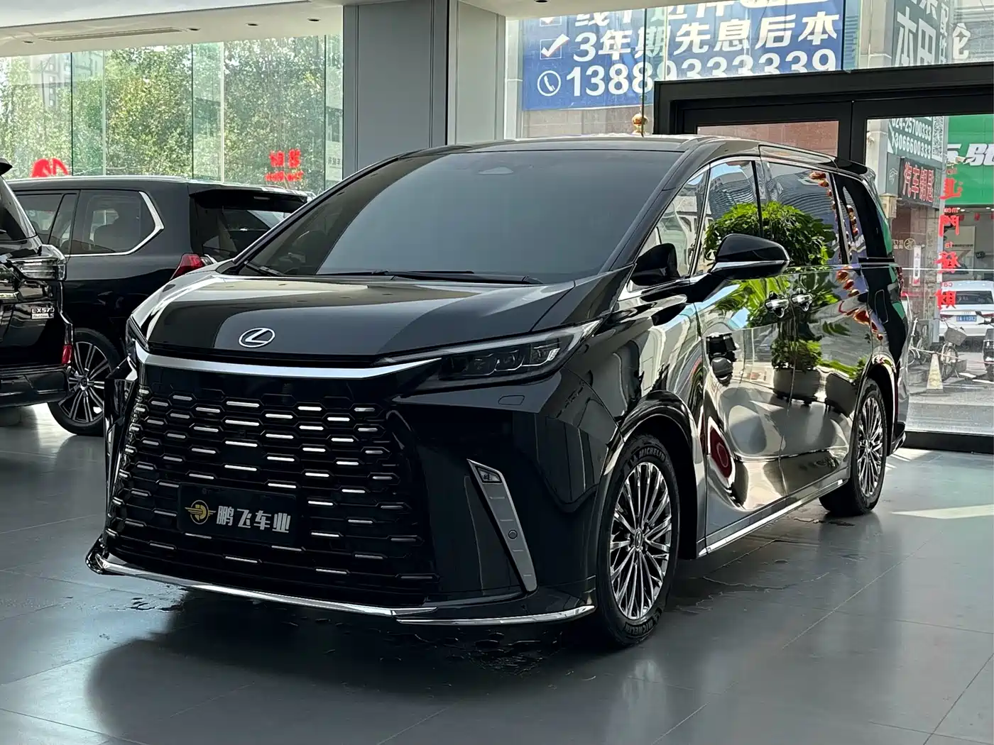Lexus LM 2025 Model 500h Six-Seater Prestige Edition
