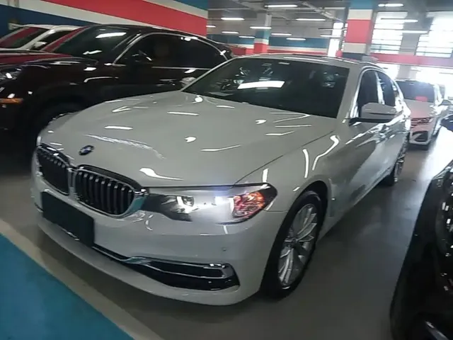 BMW 5 Series 2020 525Li Luxury Package