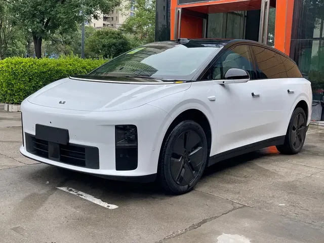 Li Auto i6 2025 2WD Base Model