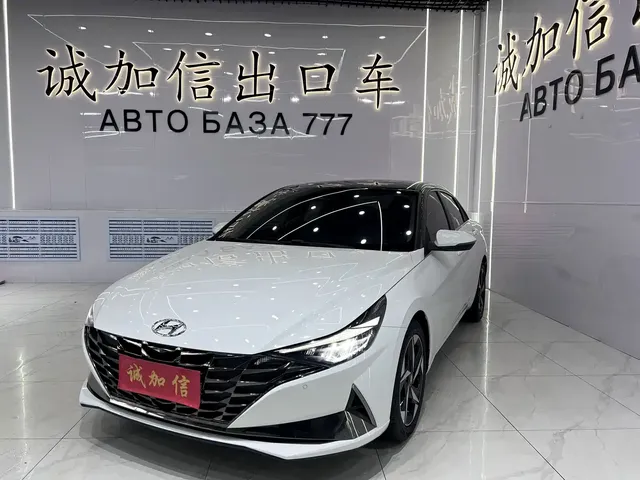 Hyundai Elantra 2022 1.5L CVT LUX Premium Edition
