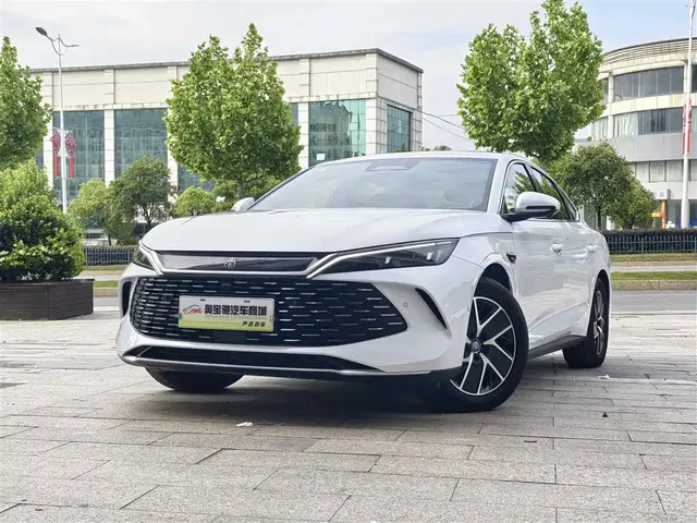 BYD Qin L 2025 DM-i Smart Drive Edition 120KM Surpassing