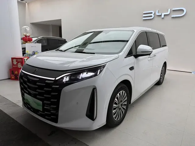 BYD Xia 2025 DM-i 1.5T 100km Surpass Edition