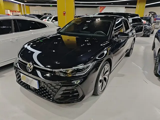 Volkswagen Passat 2025 Model Pro 380TSI Starlight Dragon Edition