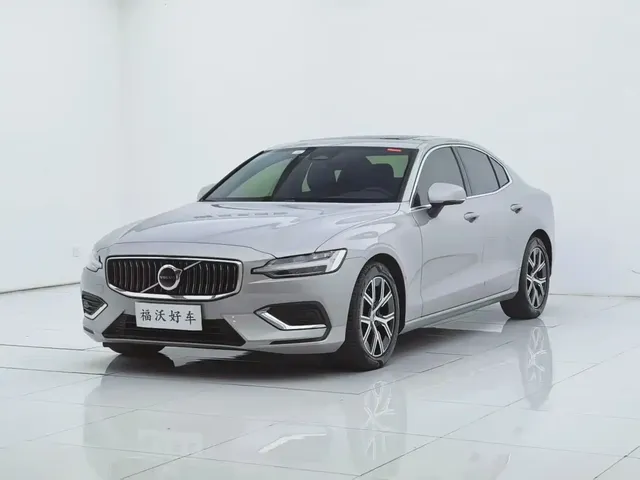 Volvo S60 2023 B4 Smart Comfort Luxury Edition