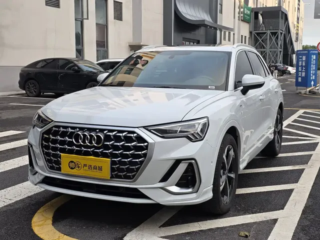 Audi Q3 2025 quattro 45th Anniversary Edition 35TFSI Fashion Dynamic