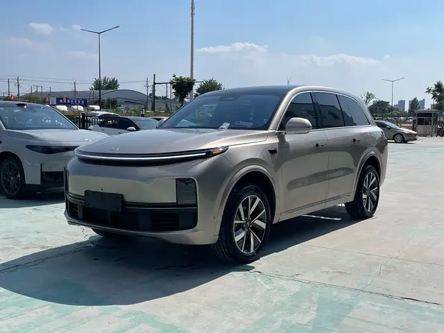 Li Auto Li L8 2023 Pro
