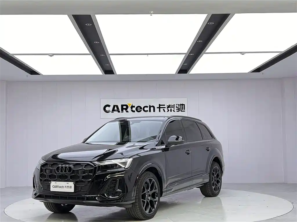 Audi Q7 2024 45 TFSI quattro S line Black Warrior