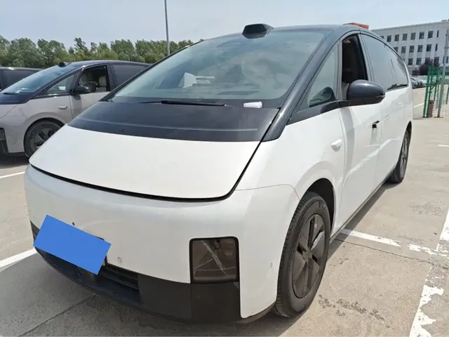Li Auto MEGA 2024 Ultra