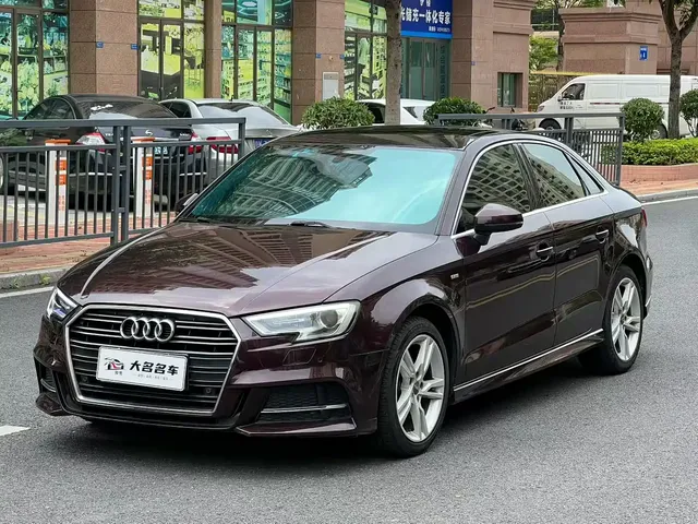 Audi A3 2018 30th Anniversary Limousine 35 TFSI Fashion