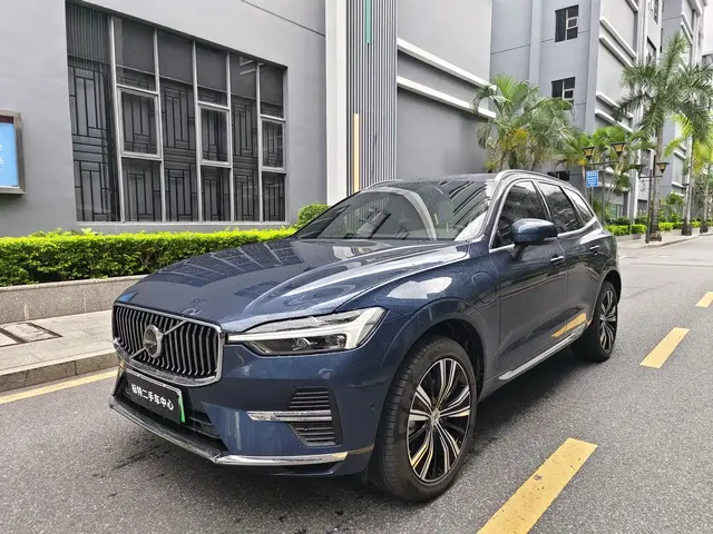 Volvo XC60 Plug-in Hybrid 2023 T8 Plug-in Hybrid Long Range AWD Smart Vision Luxury