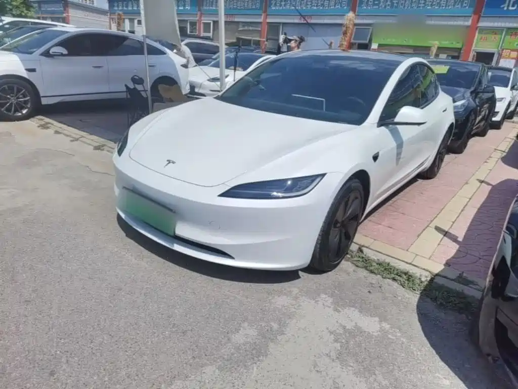 Tesla Model 3 2025 Long Range All-Wheel Drive