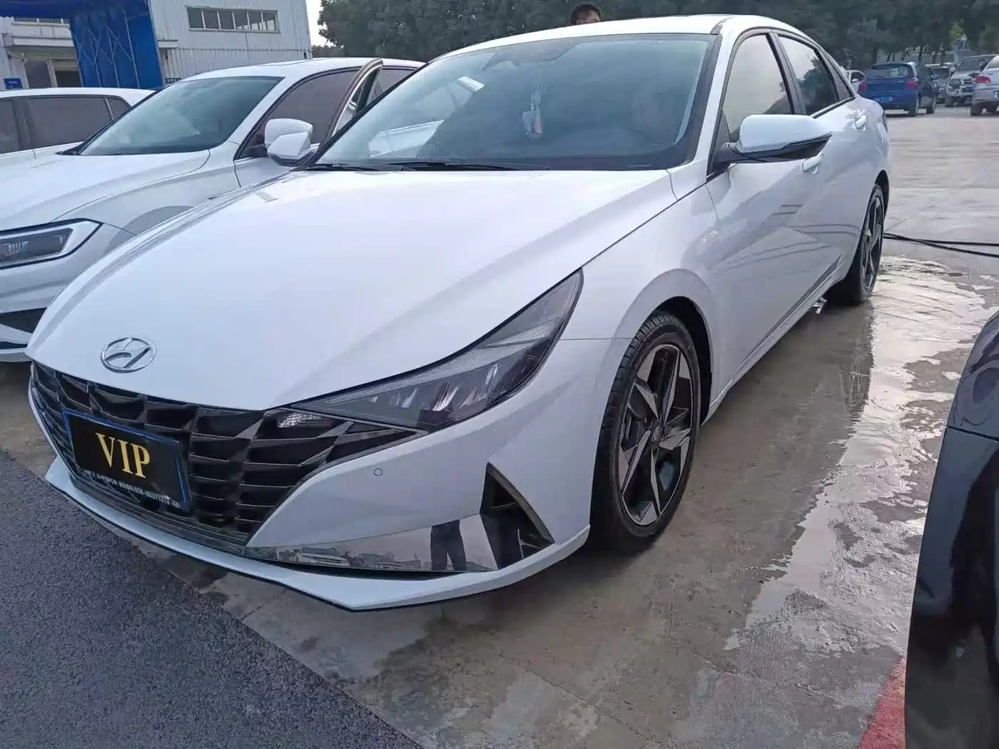 Hyundai Elantra 2022 1.5L CVT GLS Leading Edition