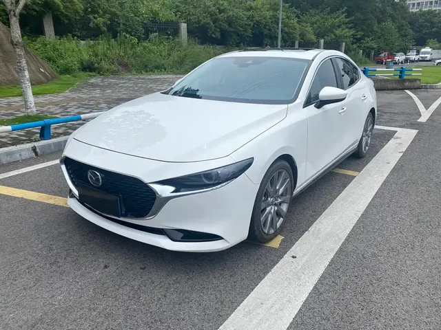 Mazda 3 Axela 2023 2.0L Auto Zhixuan