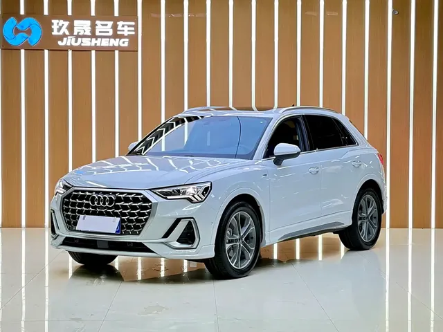 Audi Q3 2024 40 TFSI Fashion Sport
