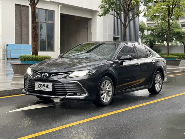 Toyota Camry 2021 2.0G Luxury Edition